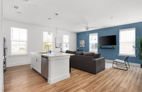 Pflugerville Apartment | Modern Living:1B/1B Steps from Shops, Dining & Fun