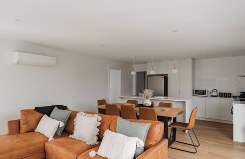 Devonport House | Modern living with simplistic charm
