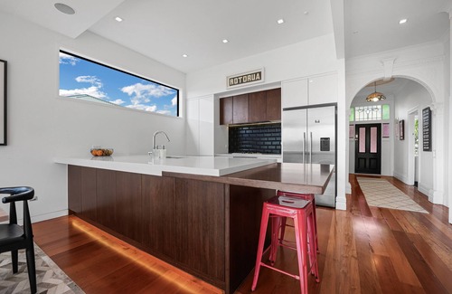 Grey Lynn House | Stylish Retreat in Grey Lynn with Spa and Hot Tub