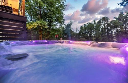 Cresco House | Inviting Modern Lodge on 6 Acres Near Camelback