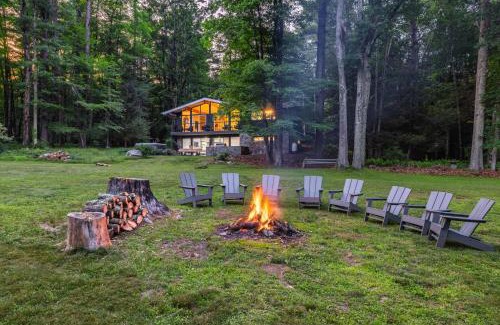 Cresco House | Inviting Modern Lodge on 6 Acres Near Camelback