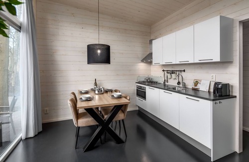 Schaijk House | Modern Lodge Amidst Lush Greenery with Pet-Friendly Perks