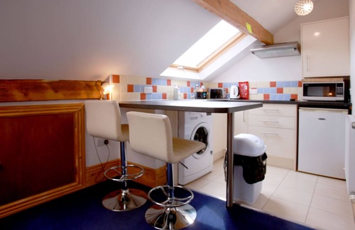 Heeley Apartment | Exceptional Valley Views from a Modern Flat in Sheffield