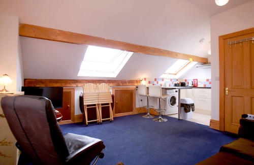 Heeley Apartment | Exceptional Valley Views from a Modern Flat in Sheffield