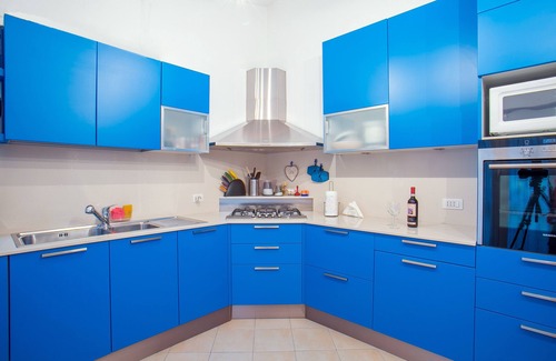 Porta Venezia Apartment | Stylish Downtown Milan Loft with Spa & Hot Tub Amenities