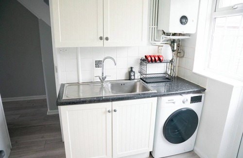 Hale House | Modern London House With Free Parking & Family Friendly