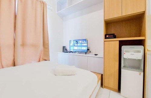 Pinang Apartment | Contemporary Studio at Sky House Alam Sutera Apartment
