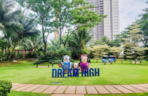 Pinang Apartment | Contemporary Studio at Sky House Alam Sutera Apartment