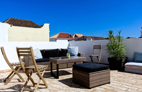 Tavira Ski Chalet | Modern Villa with Pool in the Heart of Tavira