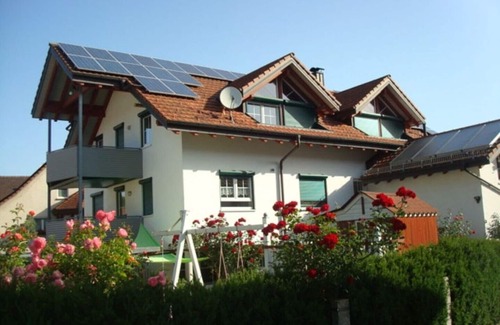 Wutoeschingen Apartment | Stylish 2-Bedroom Apartment with Balcony & Pool Access