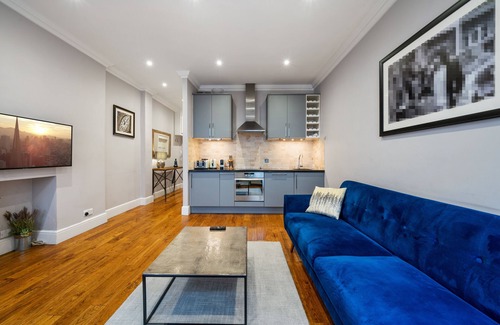 London City Centre Condo | Highly Rated Modern Flat in Central West End & Mayfair