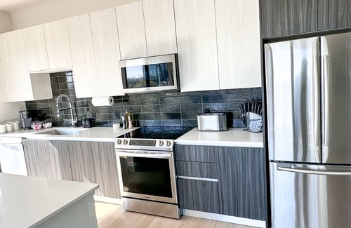Home Park Apartment | Stylish Penthouse Retreat in Downtown Atlanta for Families