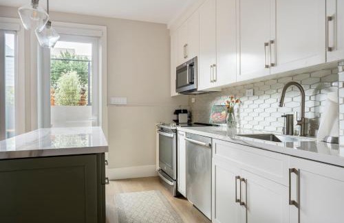 Richmond District Apartment | Stylish 3 BR Getaway Near Presidio & Golden Gate Park