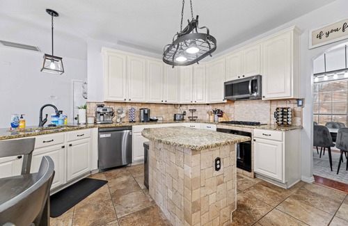The Colony House | Pet-Friendly 4BR Oasis with Pool & Fire Pit Near Grandscape