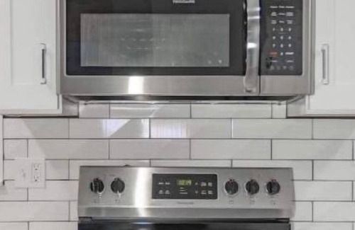 Shawnee House | Stylish 6-Bedroom Home with Pool, Pet & Child Friendly
