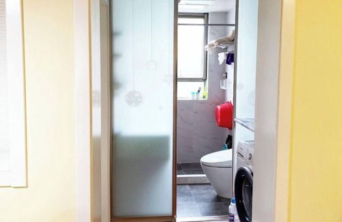 Hongqiao Apartment | Modern Luxury Apartment, Smart Features!