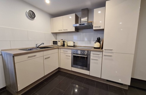 Stammheim Apartment | Elegant Apartment in Cologne with Pool and Parking Space