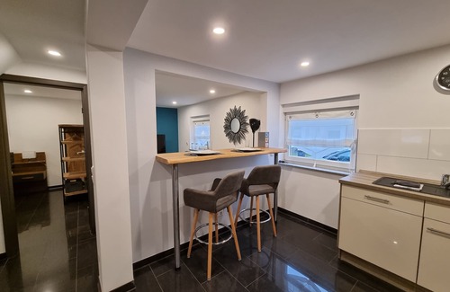 Stammheim Apartment | Elegant Apartment in Cologne with Pool and Parking Space