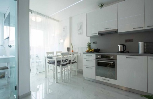 Velika Gorica Apartment | Modern Apartment Near Zagreb Airport with Free Wifi & Kitchen