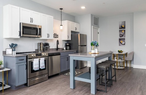 Near East Columbus Condo | Exceptional Modern Condo in Downtown - Ideal for Long Stays