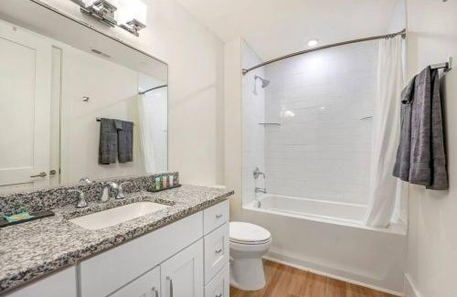 Northeast South Bend Apartment | Modern Luxury High Rise 2 Bed Rooms Washer/Dryer