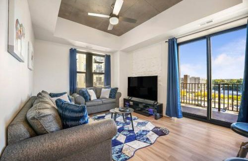 Northeast South Bend Apartment | Modern Luxury High Rise 2 Bed Rooms Washer/Dryer