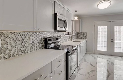Northeast Carrollton House | Modern Luxury Home 3BR - new and spacious!