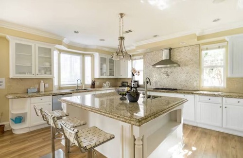 Santa Ana House | Elegant Home Ideal for Families Near Disney