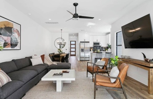 East MLK House | Modern Luxury Homes | Private Pool