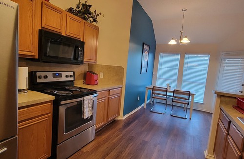 Denton Apartment | Stylish Room with Jacuzzi Near TWU/UNT and Denton Square