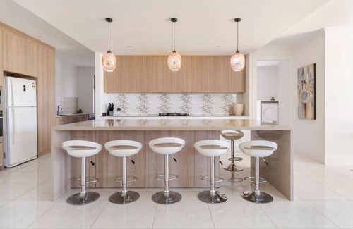 Lightsview House | Stylish Mansion in Lightsview with Family-Friendly Amenities