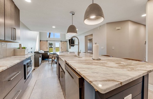 Oceanaire Terrance House | Guest Rated 10/10: Modern Marvel by the Sea with Spa