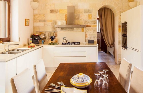 Carpignano Salentino House | Discover the Modern Masseria Surrounded by Olive Groves