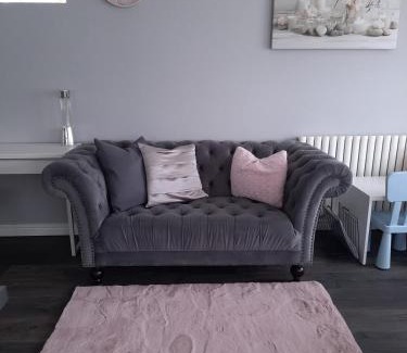 Rainham House | Modern Medway Bungalow - 3BR Garden & Free Parking, Kent