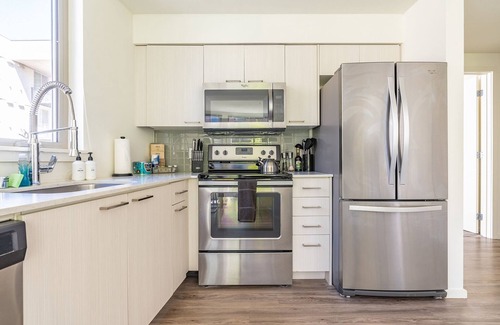 Mercer Island Apartment | Modern Mercer Island 2bed & 2bath| Gym, Rooftop