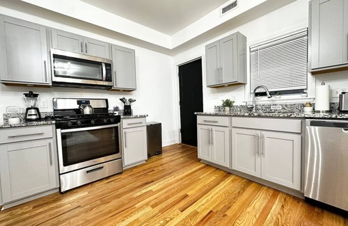 Fitchburg Apartment | Modern Mid-Century in Fitchburg