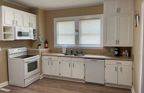 Concord House | Pet-Friendly Retreat at 314 Hillandale St NE with Breakfast