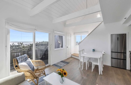 Napeague Apartment | Contemporary 1BR Loft Steps from the Shore with Ocean View