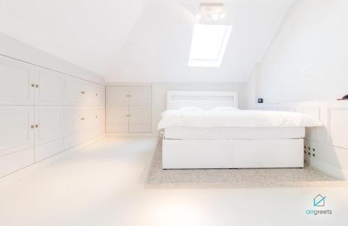 Wahring Apartment | Stylish Minimalist Flat in Vienna - 4-Star Comfort