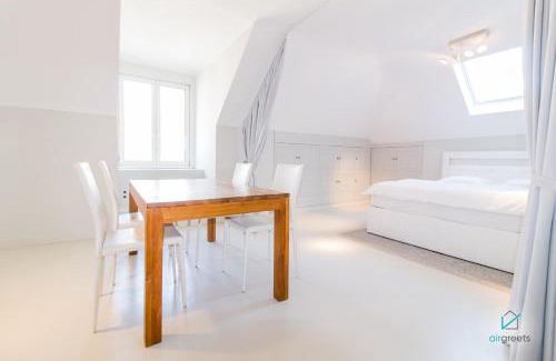 Wahring Apartment | Stylish Minimalist Flat in Vienna - 4-Star Comfort