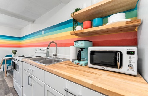 Lubbock House | Guest Rated: 9.8 - Modern MOD-POD with Ocean View & Spa