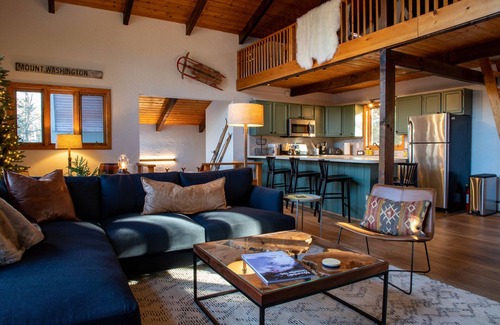 Jackson Ski Chalet | Premier Mountain Chalet Steps from Storyland & Jackson