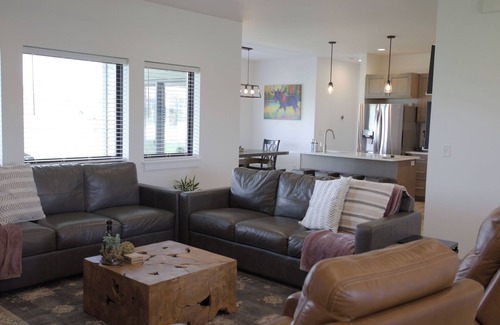 Driggs House | Top-Rated Mountain Retreat with Private Hot Tub & Amenities