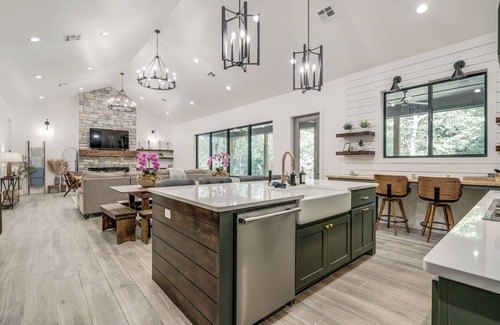 Eufaula House | Inviting Mountain Retreat with Pool and Spa Amenities