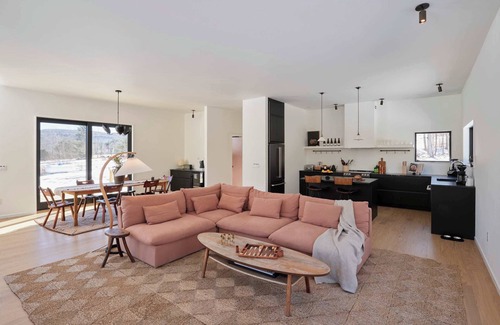 Fleischmanns House | Modern Mountain Retreat with Family-Friendly Amenities