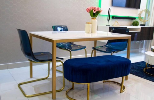 Renacimiento Apartment | Stylish Apt with Rooftop Social Area & Hot Tub Access