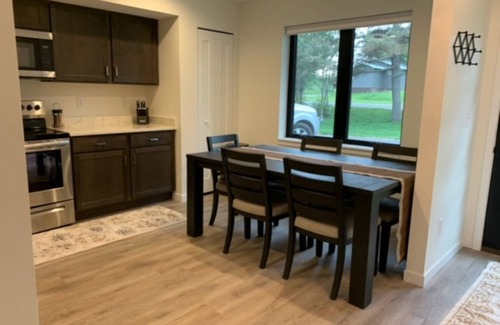 Hermantown Condo | Experience Perfection at Our New Child-Friendly Hotel
