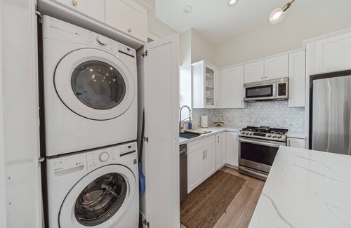 Claremont Cottage | Stylish 2 Bed Casita with Ocean View in Quiet Claremont