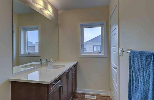 Caledonia House | Modern Pet-Friendly Retreat in Caledonia for Families