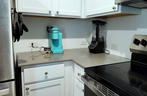 Southside House | Modern New Build Near Toyota, Amazon & Lackland AFB - Ideal for Long Stays